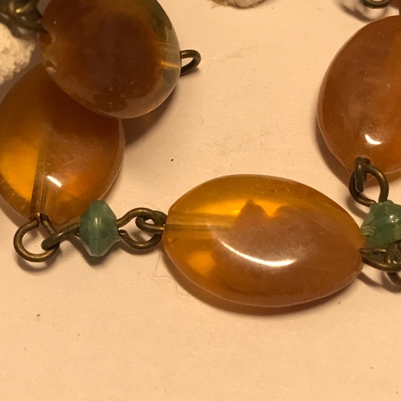 Pretty Amber and Green Coloured  Necklace - Picture 4 of 6